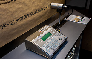 因?yàn)閷Ｗ⑺詫I(yè) EBS-1500在線大字符噴碼機(jī)