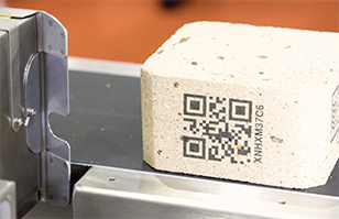 EBS噴碼機(jī)在木材加工和家具行業(yè)中的應(yīng)用